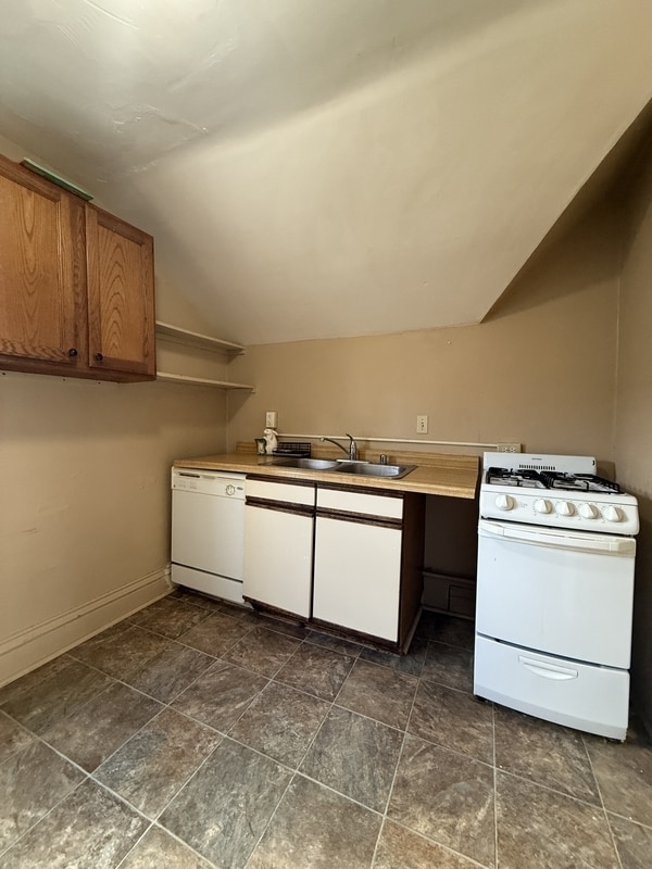 Building Photo - 114 S Blair St