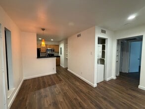 Building Photo - 4125 Avondale Ave