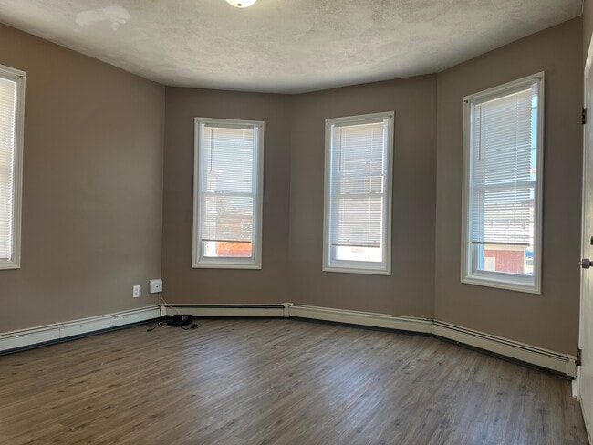 Building Photo - 105 Ridge St
