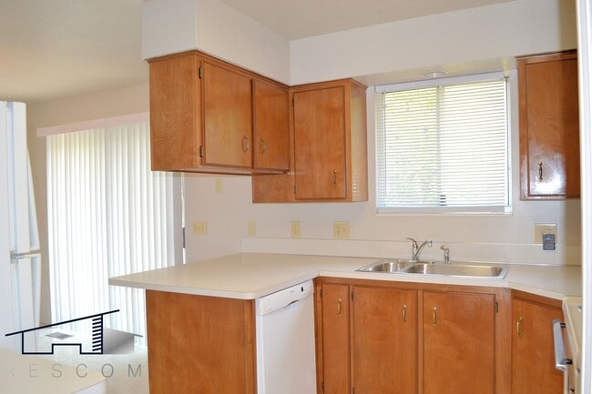 Building Photo - 1140 US-89