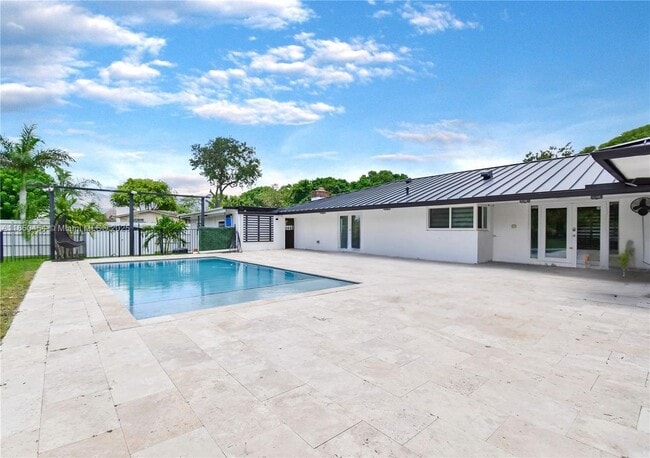 Foto del edificio - 18300 SW 48th St