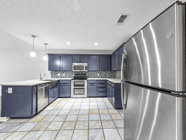 Foto del edificio - 6600 Rhea Ridge Dr
