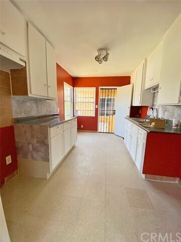 Foto del edificio - 9604 Parmelee Ave