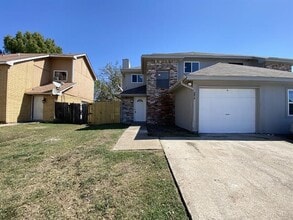 Building Photo - 2618 Isbella Dr