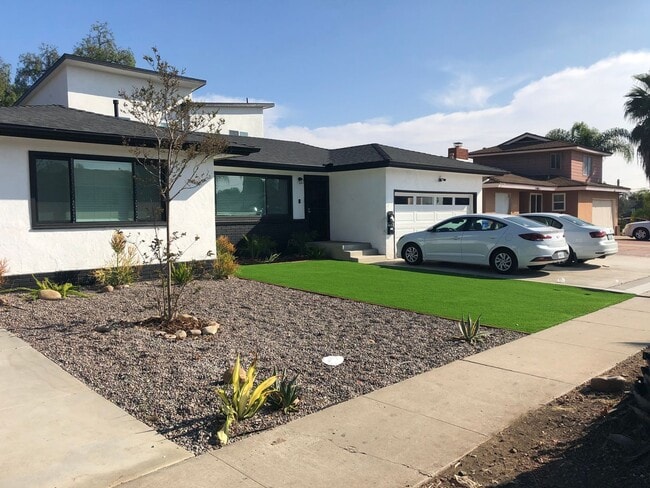 Building Photo - 5045 &amp; 5047 Campanile Dr.
