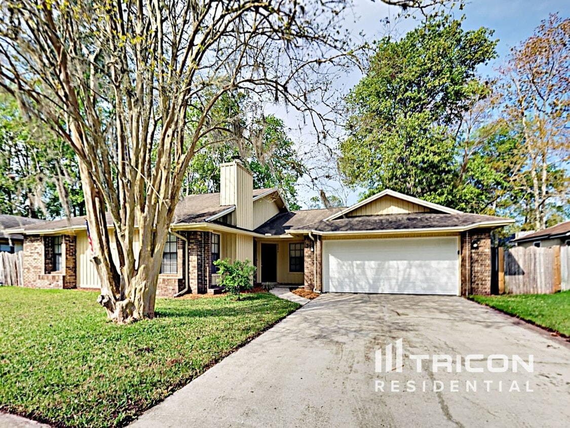 Foto principal - 8244 Weybridge Dr