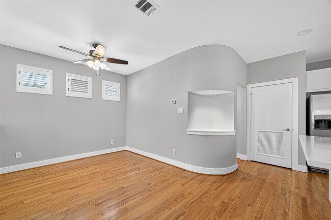 Foto del edificio - 2705 Rutland St