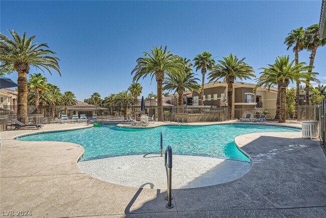 Foto del edificio - 9050 W Warm Springs Rd