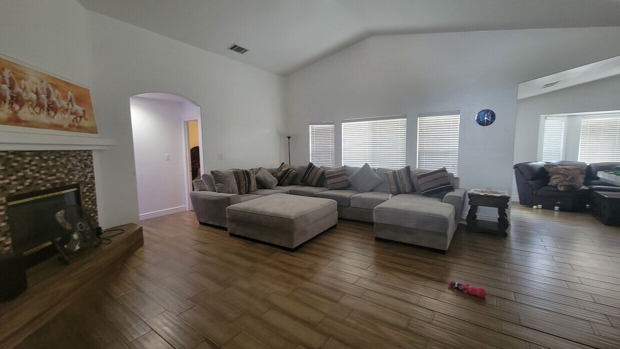 Foto del edificio - 3106 Stone Meadows Dr