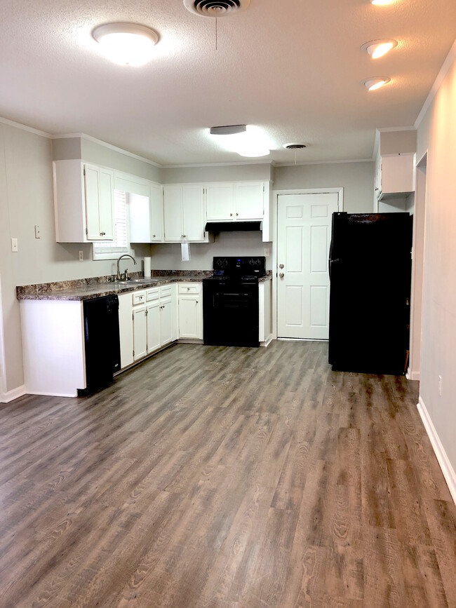 Kitchen - 4055 Redgate Ct