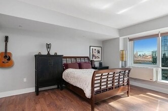 Building Photo - 440 Kent Ave