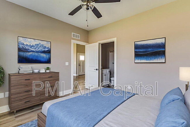 Building Photo - 4315 N Sandplum St