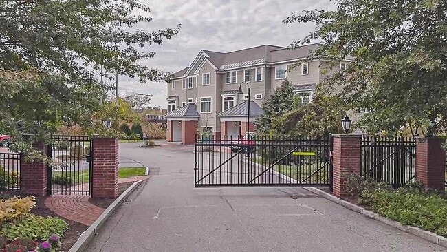 Building Photo - 81 Riverwalk Way