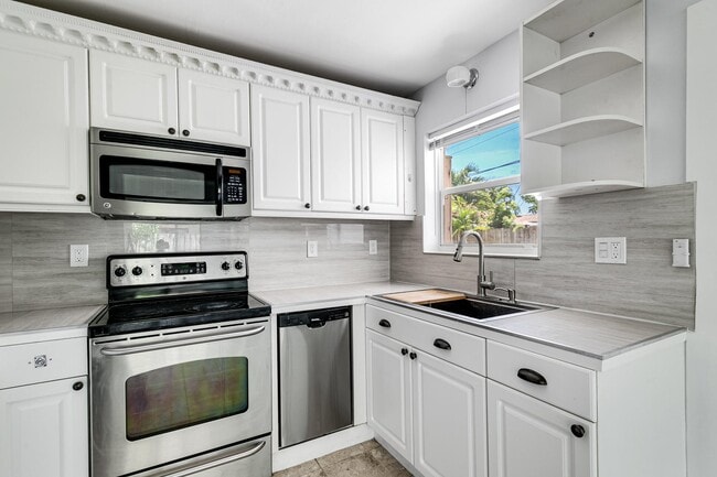 Foto del edificio - 242 SW 9th St