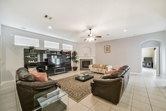Foto del edificio - 24919 Ginger Ranch Dr
