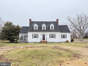 Building Photo - 118 St Marys Ave