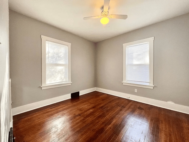 Building Photo - 2914 N 49th Ave