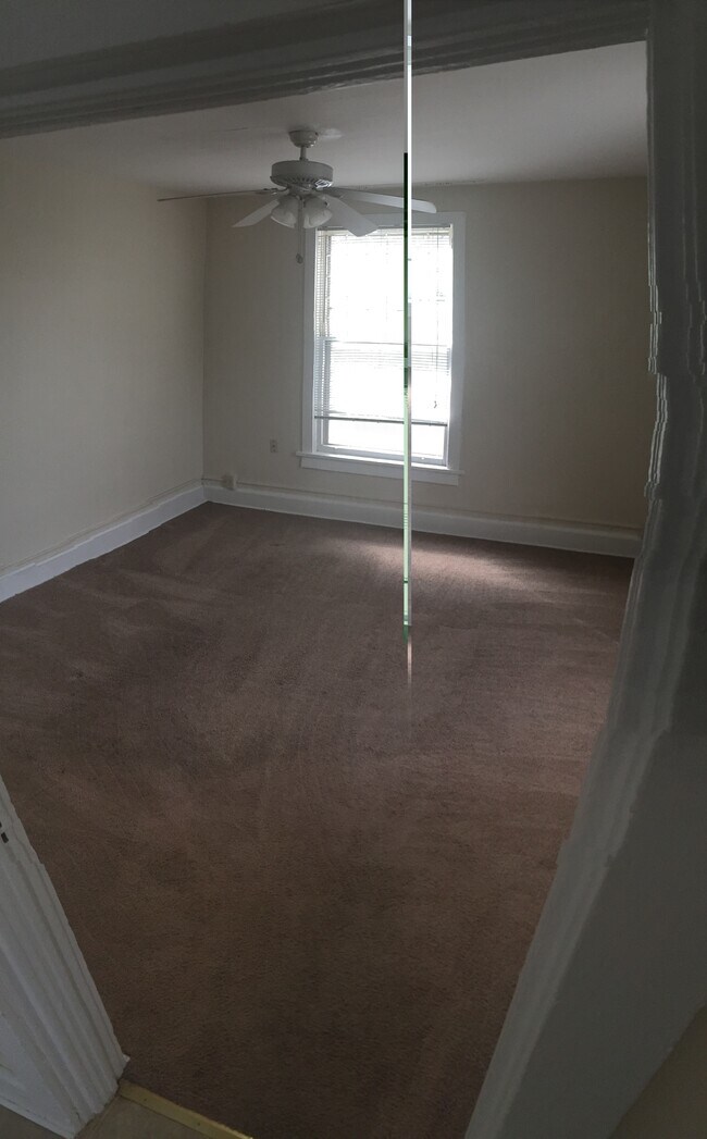 Foto del edificio - 2413 DuPont Ave S