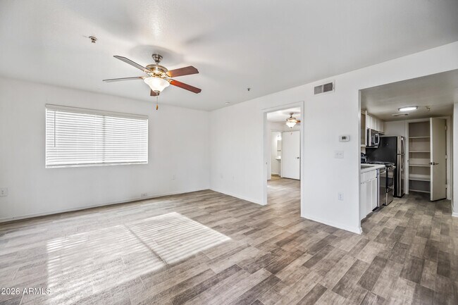 Foto del edificio - 3065 N 67th Ave