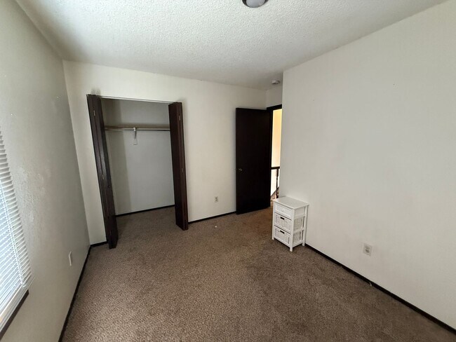 Foto del edificio - 3 bedroom, 2 bath new Centennial Lake