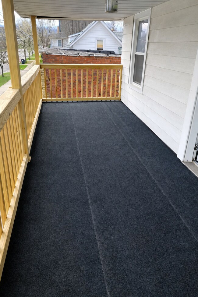 Building Photo - 792 London Rd