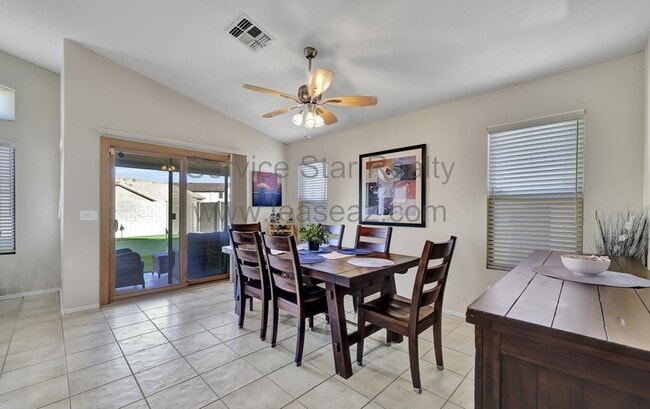 Building Photo - 6031 Castano Dr