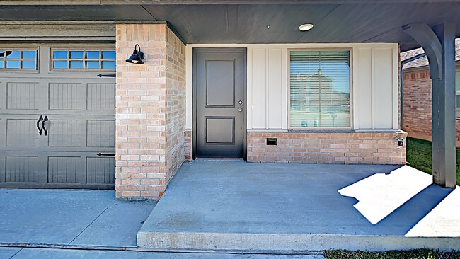 Foto del edificio - 2 Bedroom, 2 Bathroom, 1 Car Garage Duplex...
