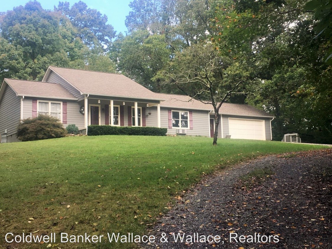 Primary Photo - 3 br, 2 bath House - 303 W. Copeland Drive