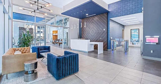 Lobby-01-Square-On-5th-Atlanta-03 - Square On 5th Apartments