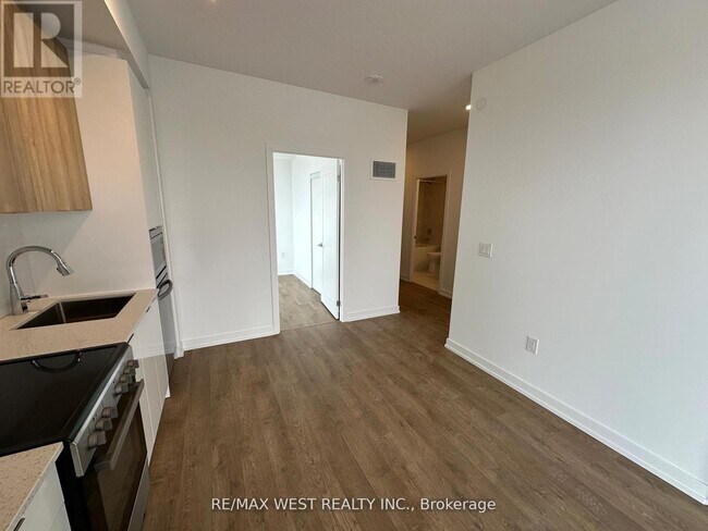 Photo du bâtiment - 9763 Markham Rd