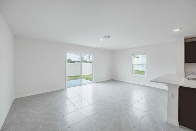 Building Photo - 6676 SW 81st Loop