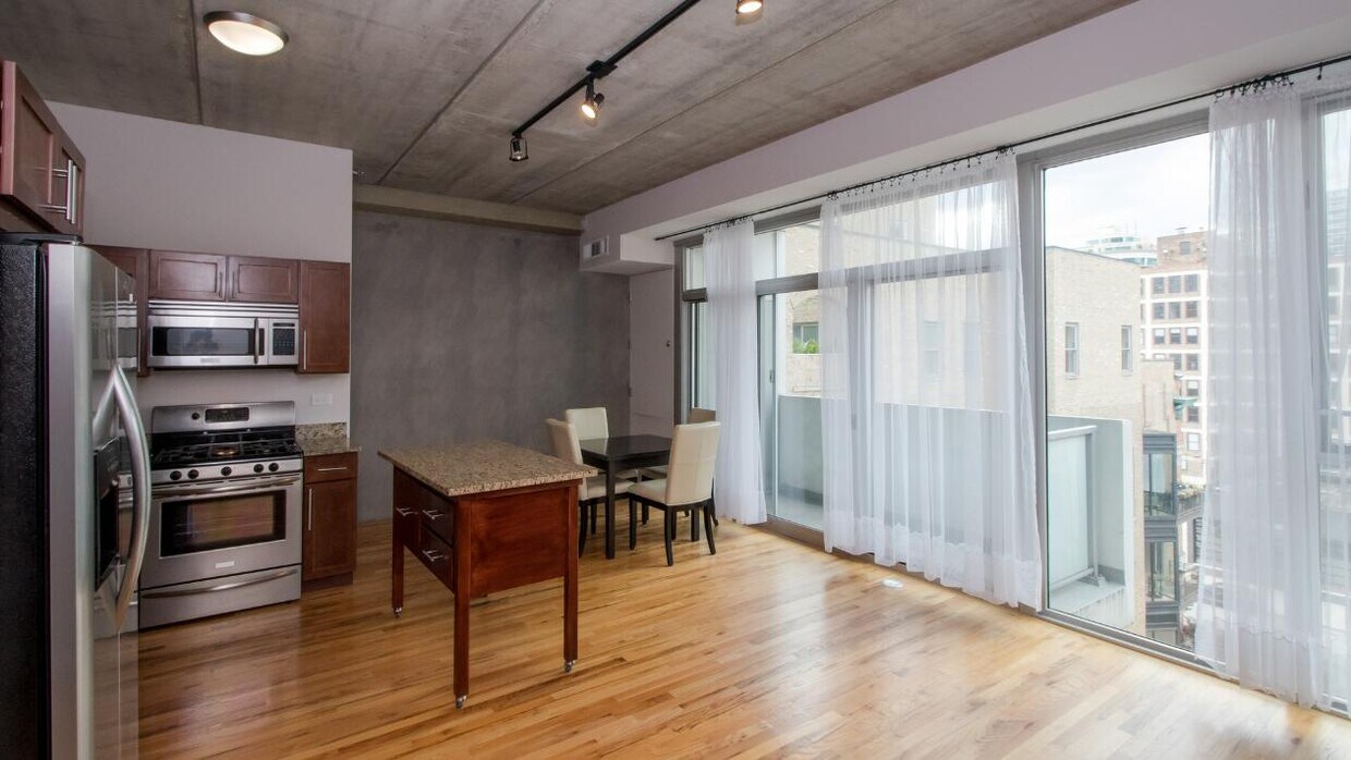 Foto principal - 630 N Franklin St