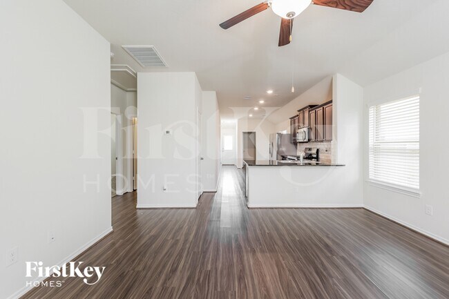 Foto del edificio - 23735 Woodgreen Terrace Dr
