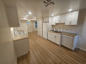 Building Photo - 6311 NE 196th St