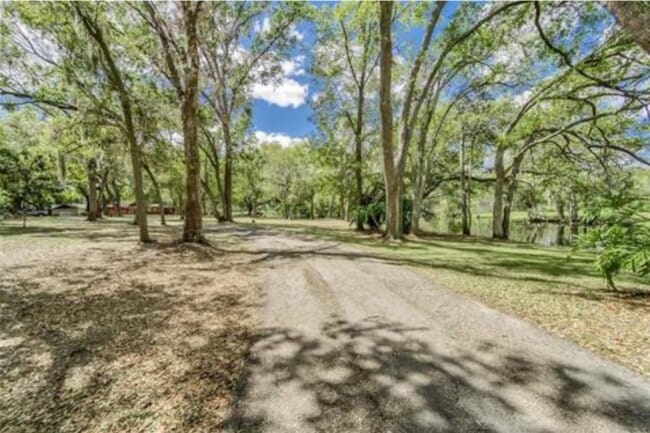Building Photo - 11111 Colony Hill Dr