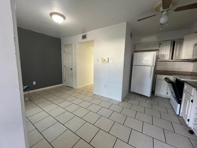 Foto del edificio - 9463 Fondren Rd