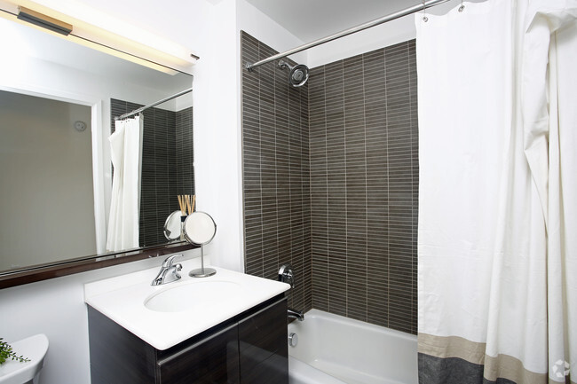 Interior Photo - 66 Rockwell Place