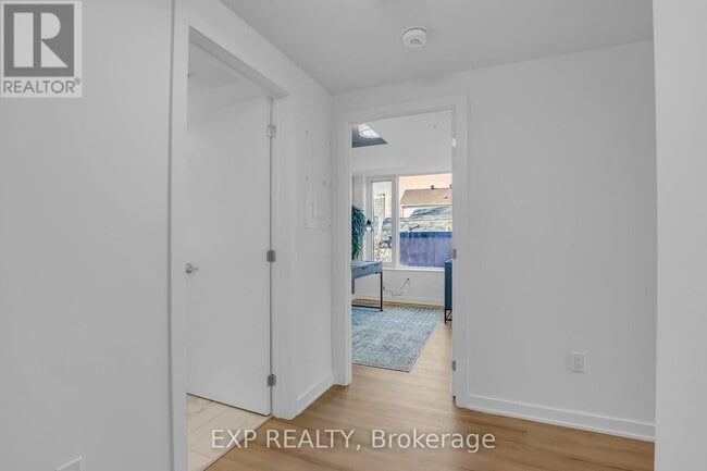 Photo du bâtiment - 36 Robinson Ave