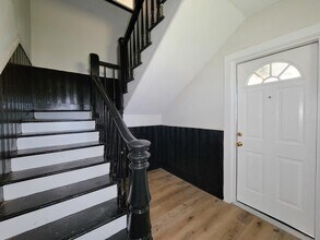 Building Photo - 711 Ave A