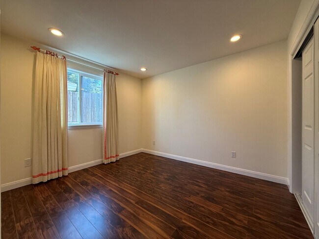 Foto del edificio - 2488 26th Ave