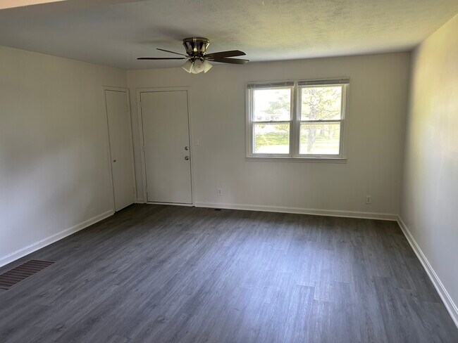 Foto del edificio - 6440 Highway 135 NE