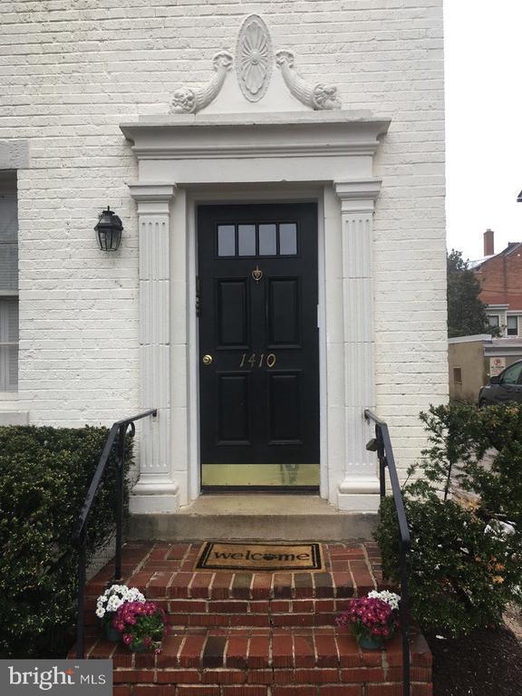 Foto principal - 1410 26th St NW