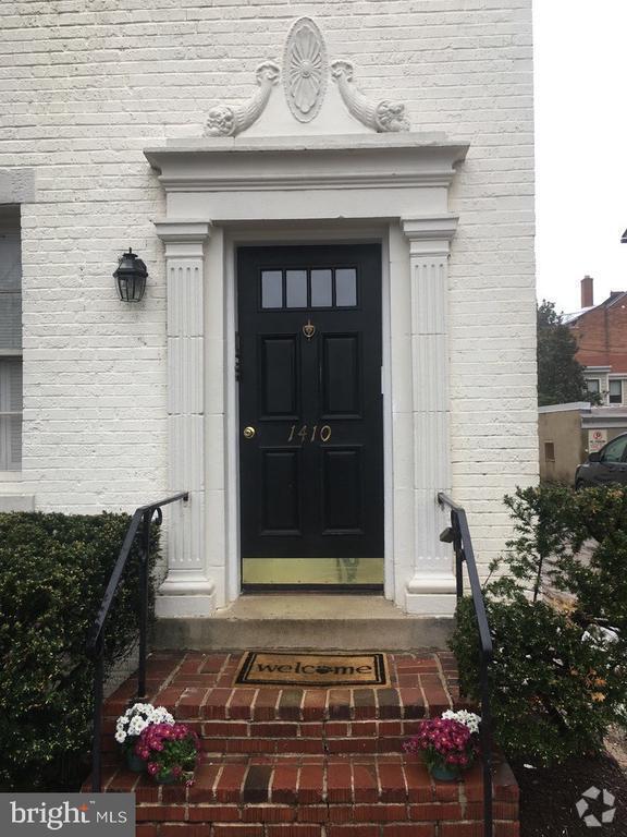 Building Photo - 1410 26th St NW