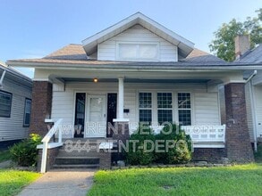 Building Photo - 613 E Gum St