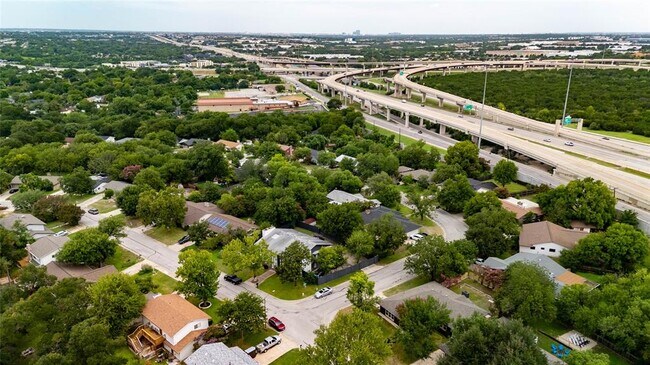Foto del edificio - 7300 Fred Morse Dr