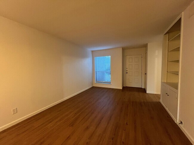 Foto del edificio - West Plano 2/1 perfect location!