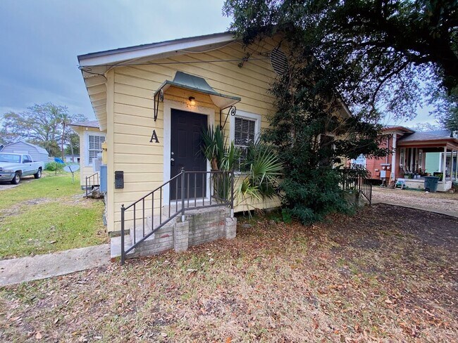 Building Photo - 709 Pryce Street