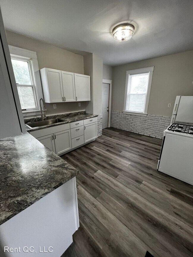 Building Photo - 4 br, 1 bath House - 1225 12th Avenue