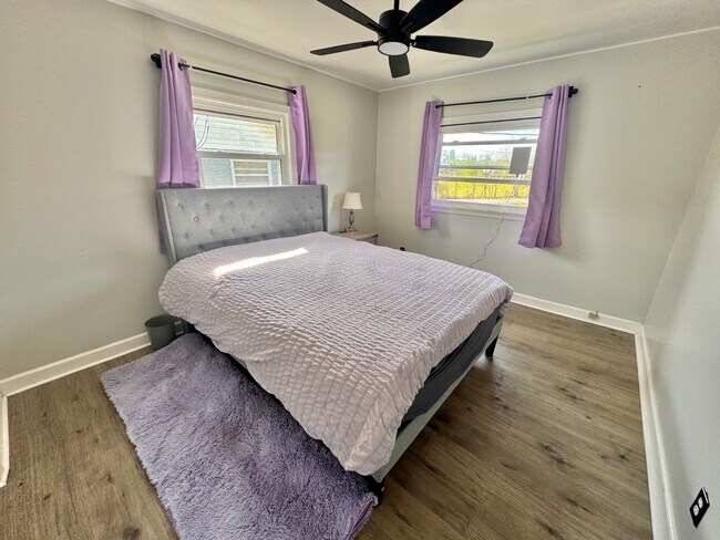 Foto del edificio - 2073 Castleton Rd