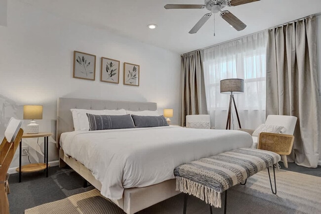 Building Photo - 810 S Surf Rd